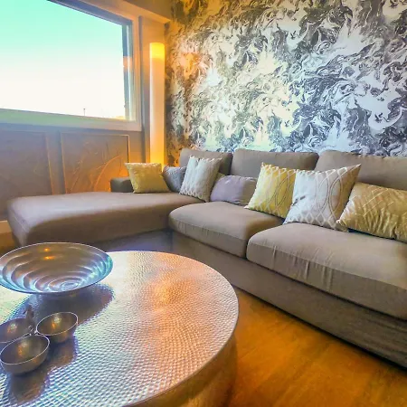 Апартаменты La Concha Beach Zen Seaview Сан-Себастьян